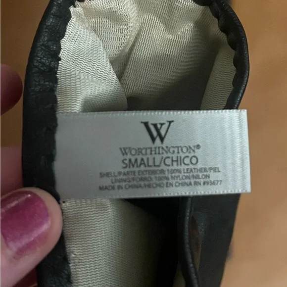 Elegant Black Leather Gloves - Picture 3 of 4